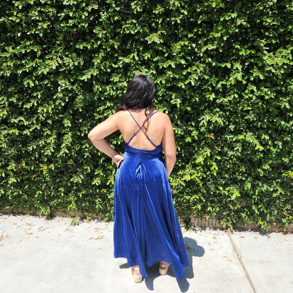 Dress 👗 - Picture 3 of 5